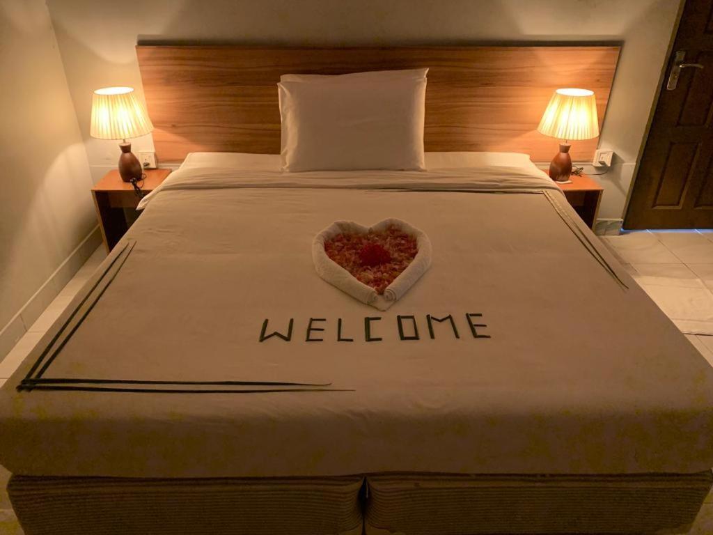 Royal Beach Dhigurah Дигура Экстерьер фото